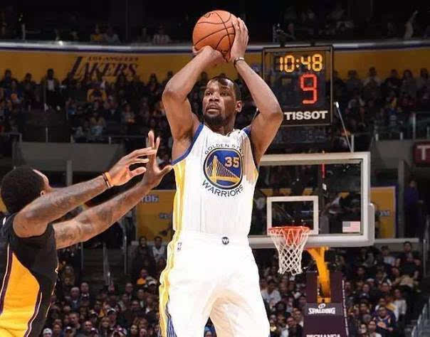 他不仅凭借 他不仅凭借